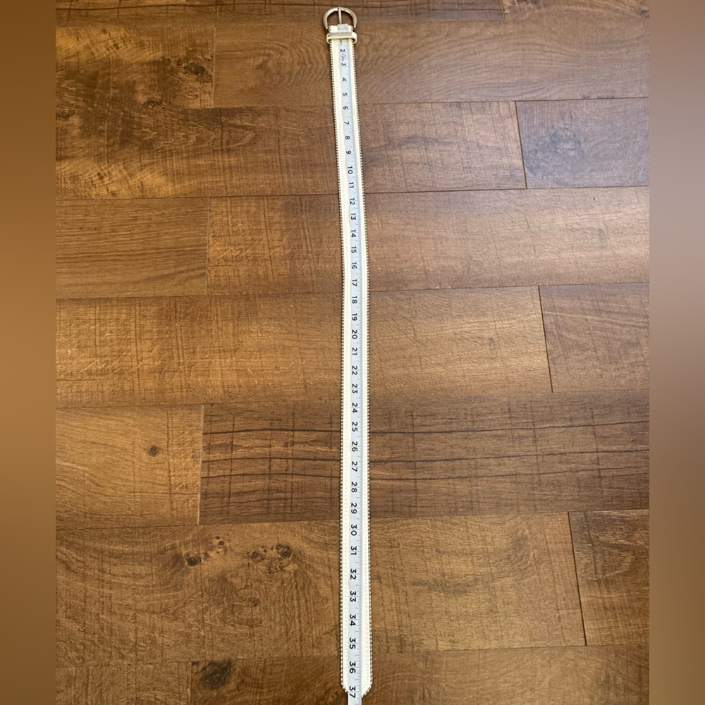 Vince Camuto White Leather Belt with Gold Hardware - Picture 7 of 8